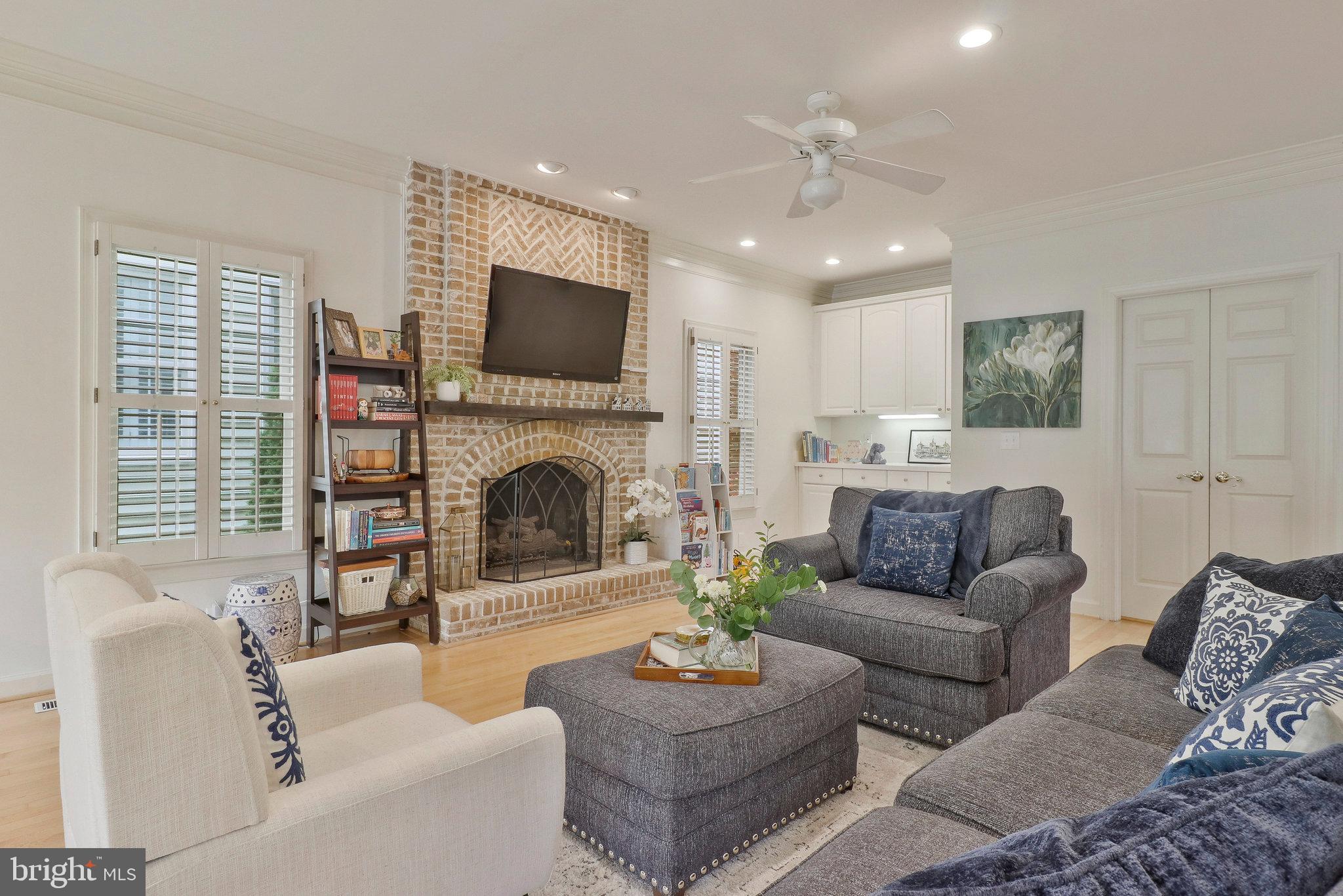 GROSVENOR WOODS - Residential Lease