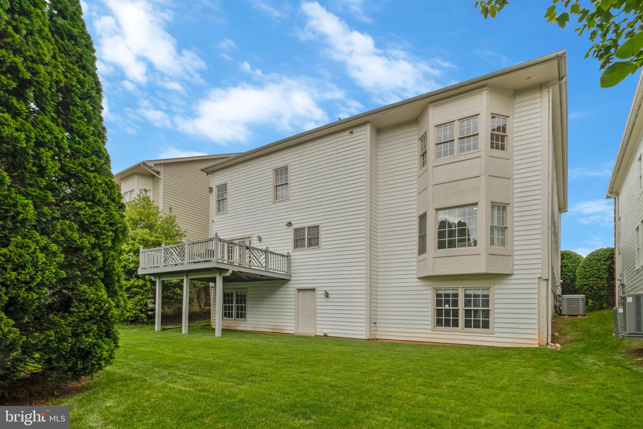 GROSVENOR WOODS - Residential Lease