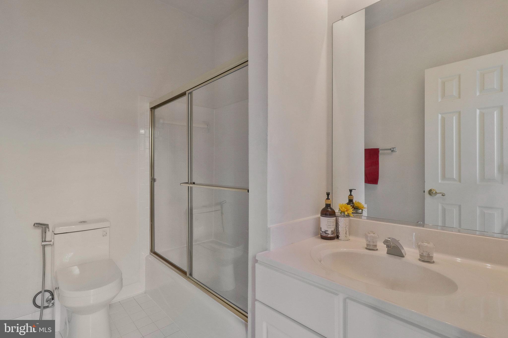 GROSVENOR WOODS - Residential Lease