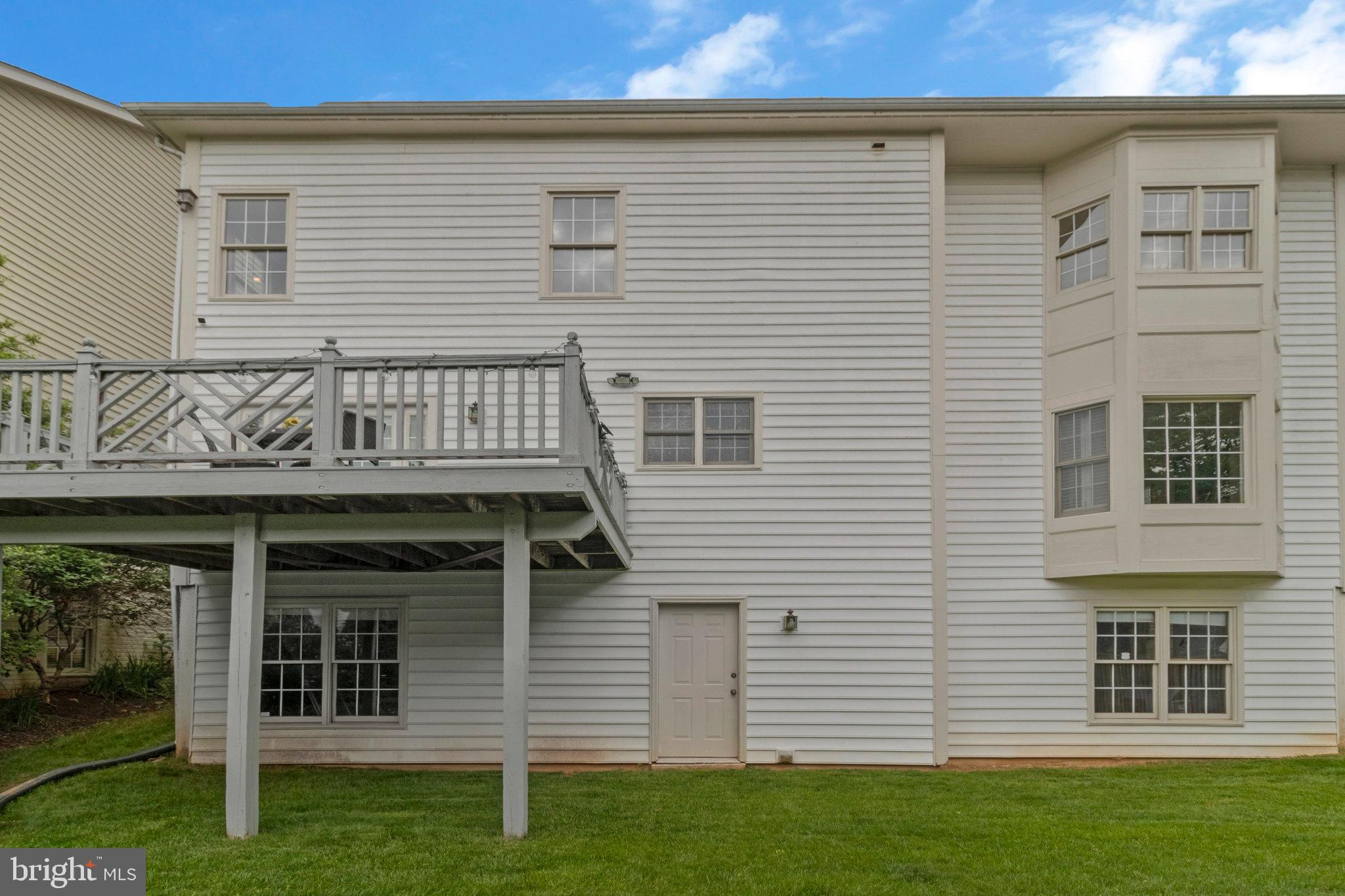 GROSVENOR WOODS - Residential Lease