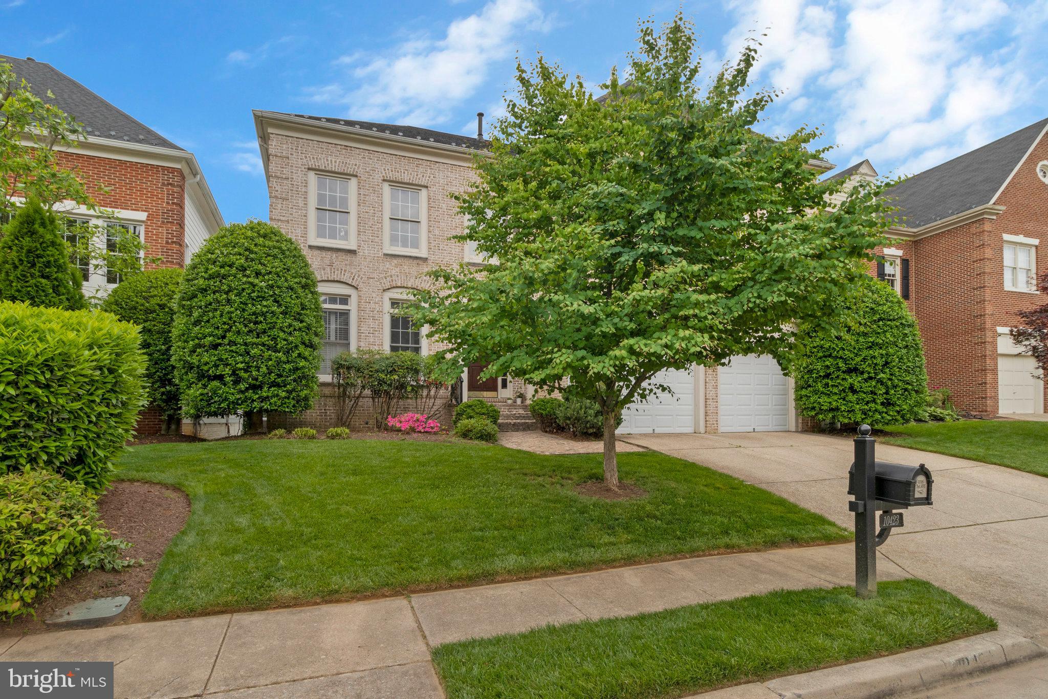 GROSVENOR WOODS - Residential Lease