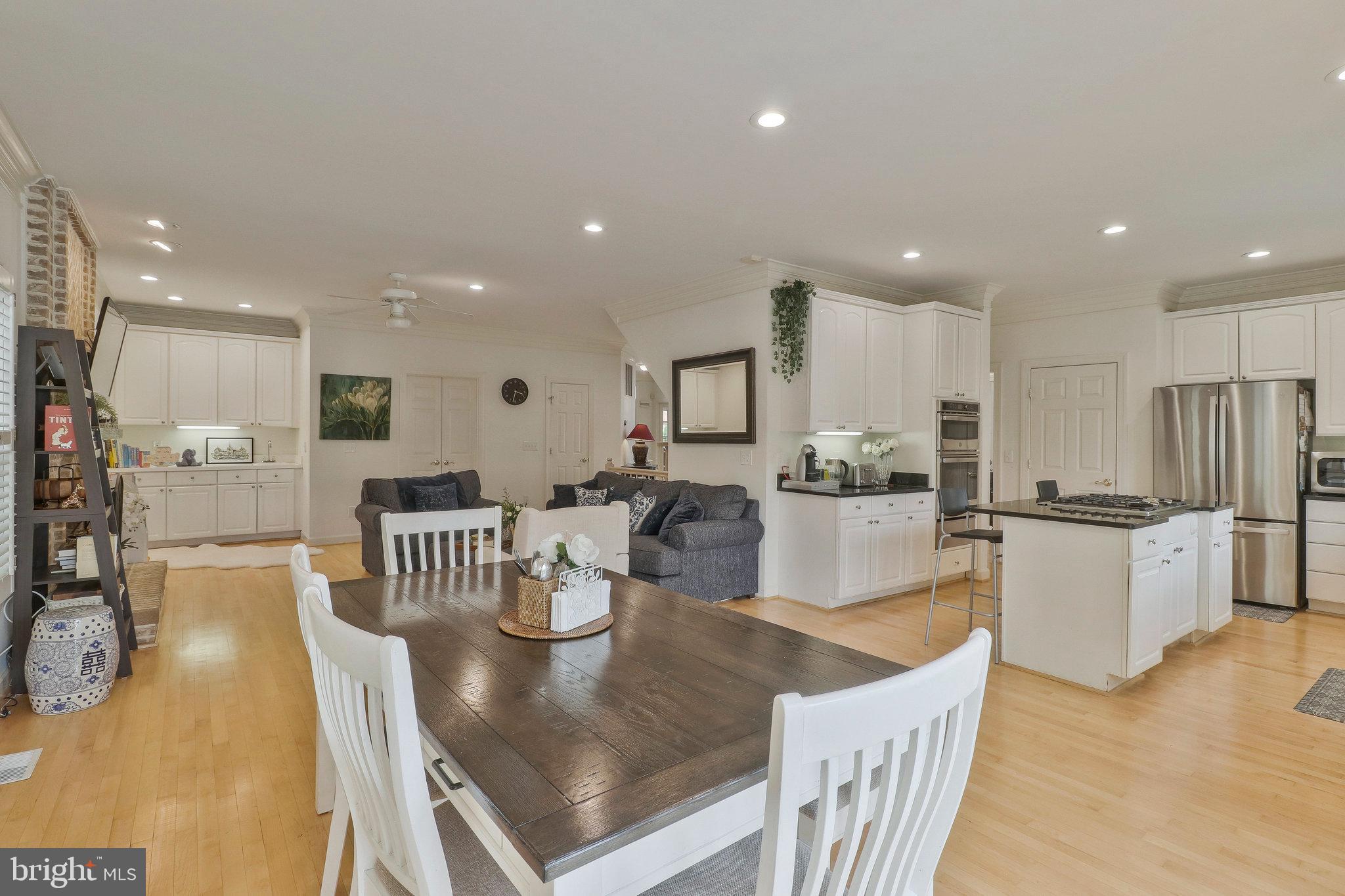 GROSVENOR WOODS - Residential Lease