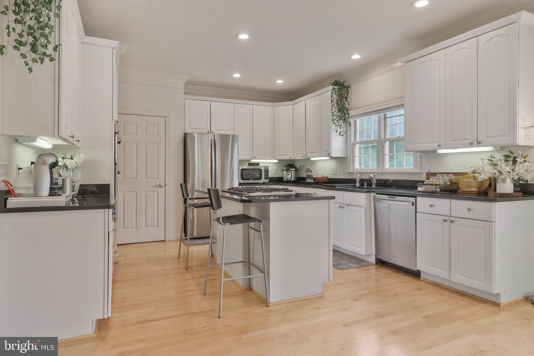 GROSVENOR WOODS - Residential Lease