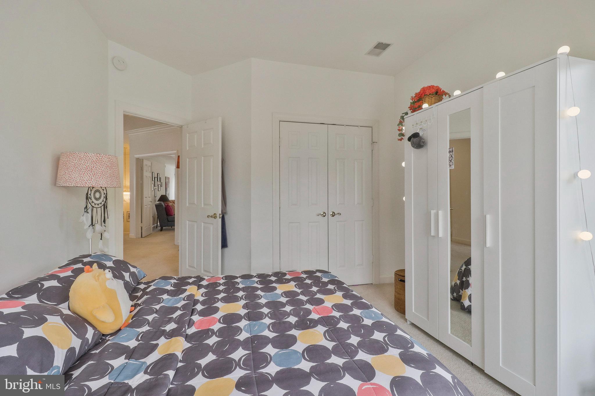 GROSVENOR WOODS - Residential Lease