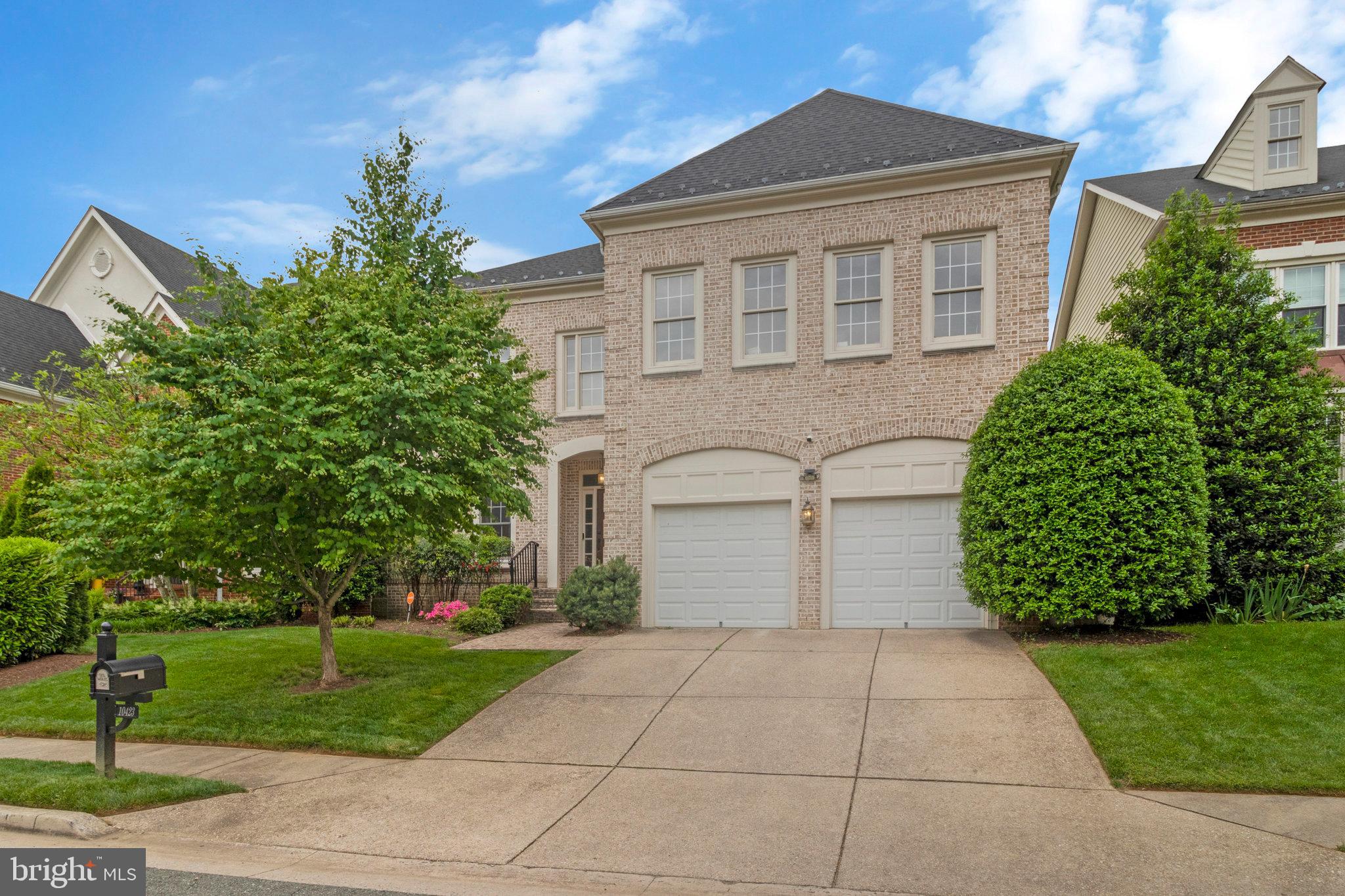 GROSVENOR WOODS - Residential Lease