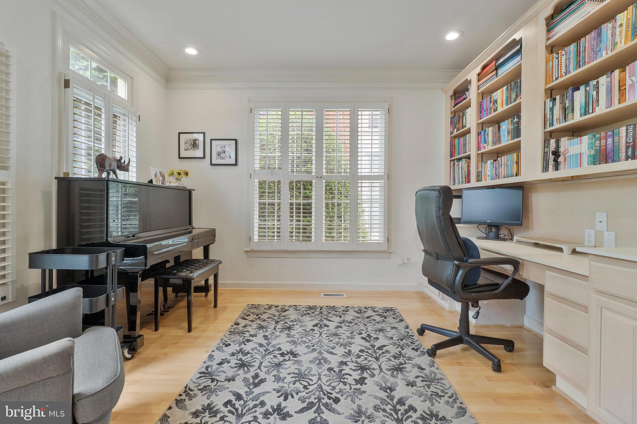 GROSVENOR WOODS - Residential Lease