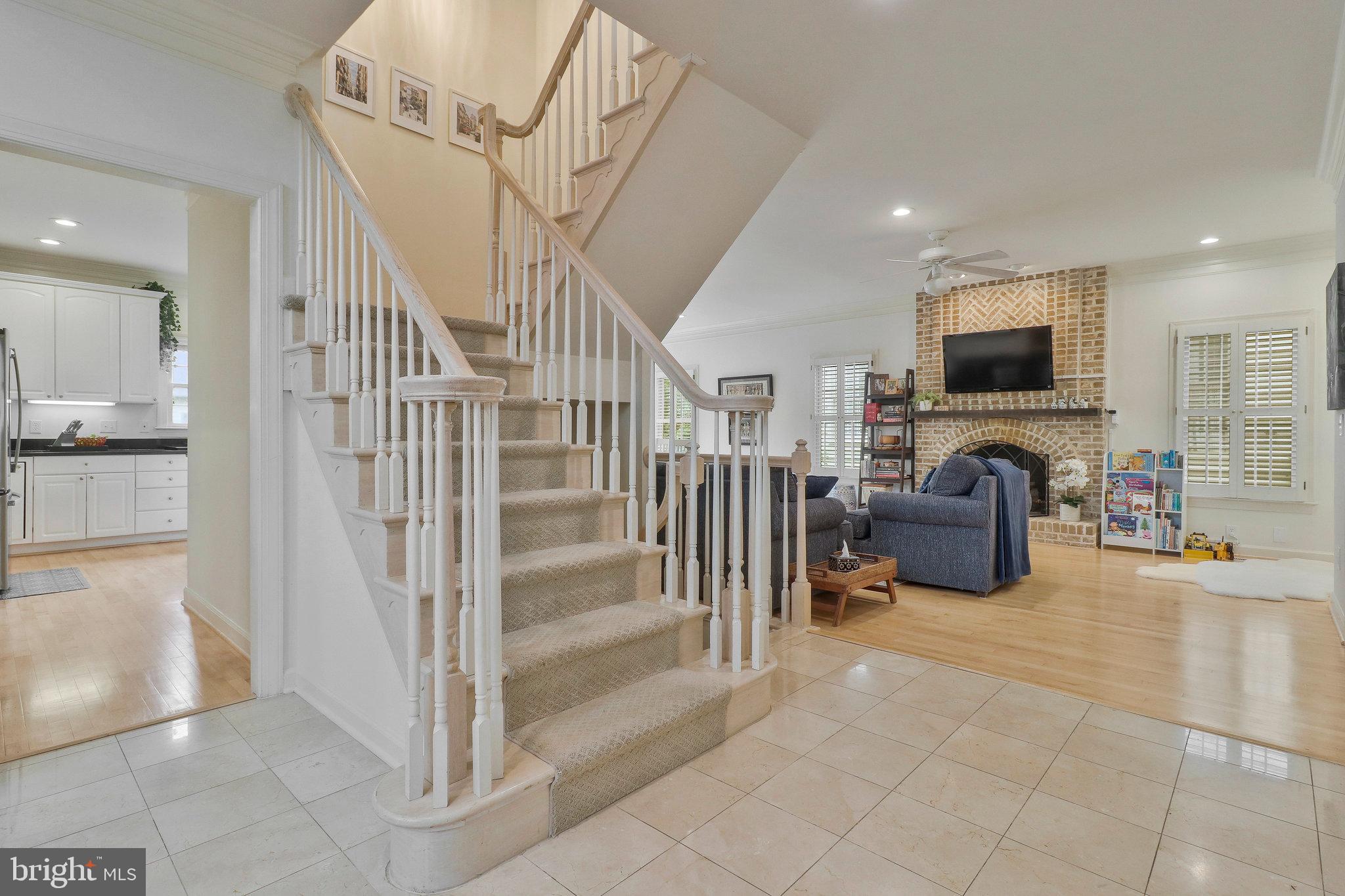 GROSVENOR WOODS - Residential Lease