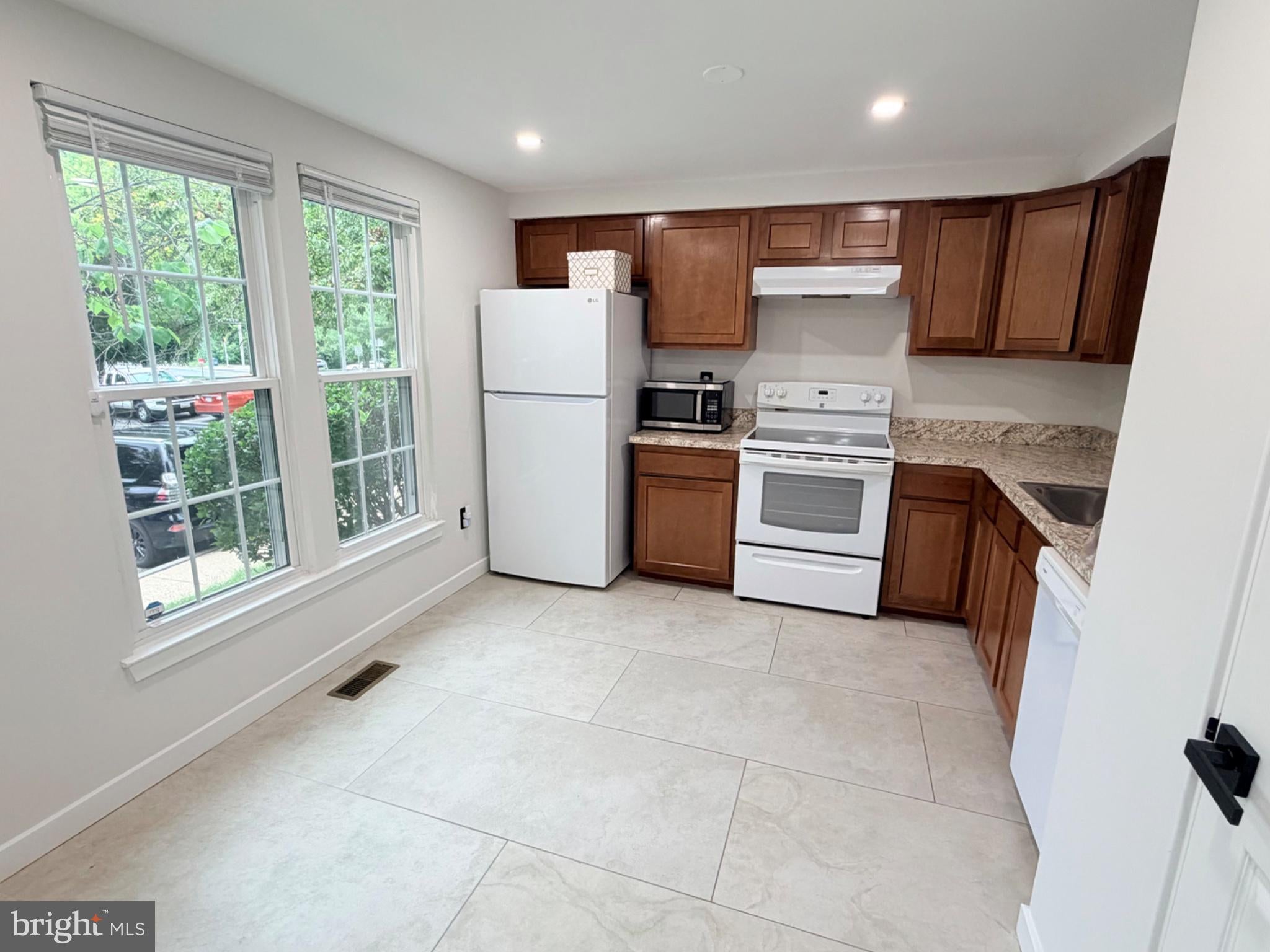 5717 ROWANBERRY DRIVE 302