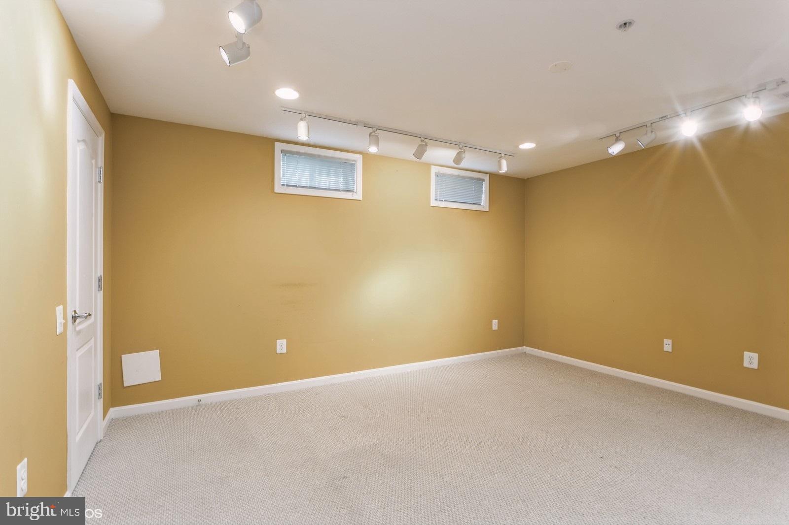 PALISADES AT OAK CREEK - Residential