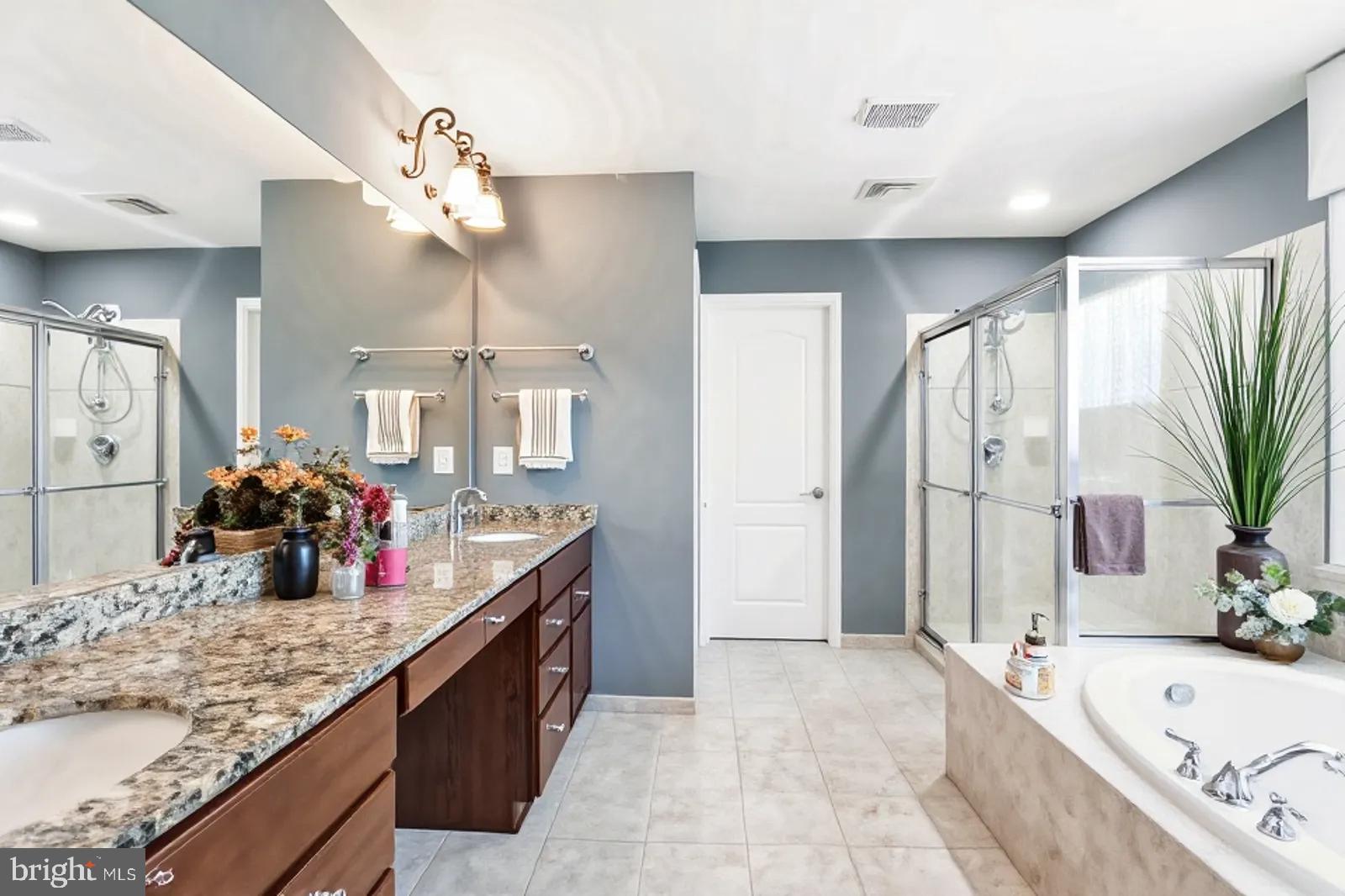 PALISADES AT OAK CREEK - Residential