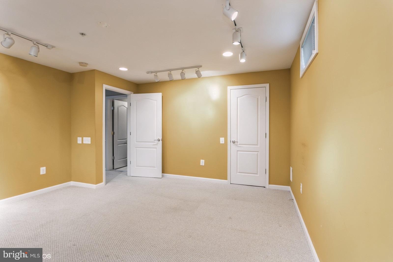 PALISADES AT OAK CREEK - Residential