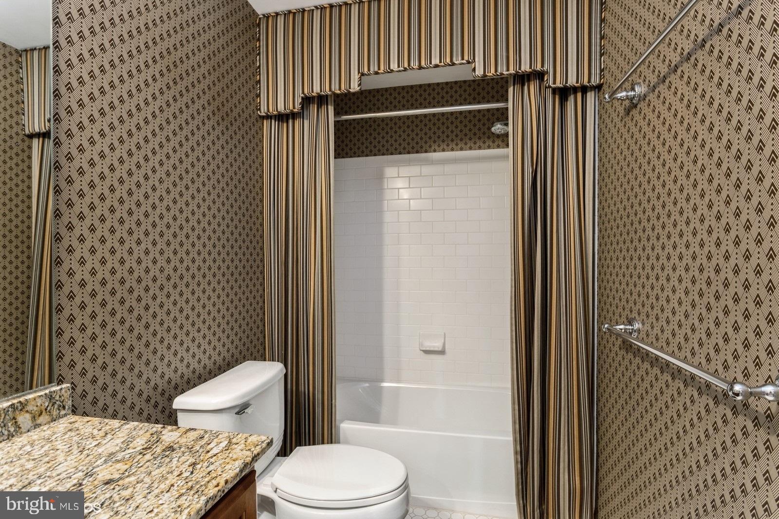 PALISADES AT OAK CREEK - Residential