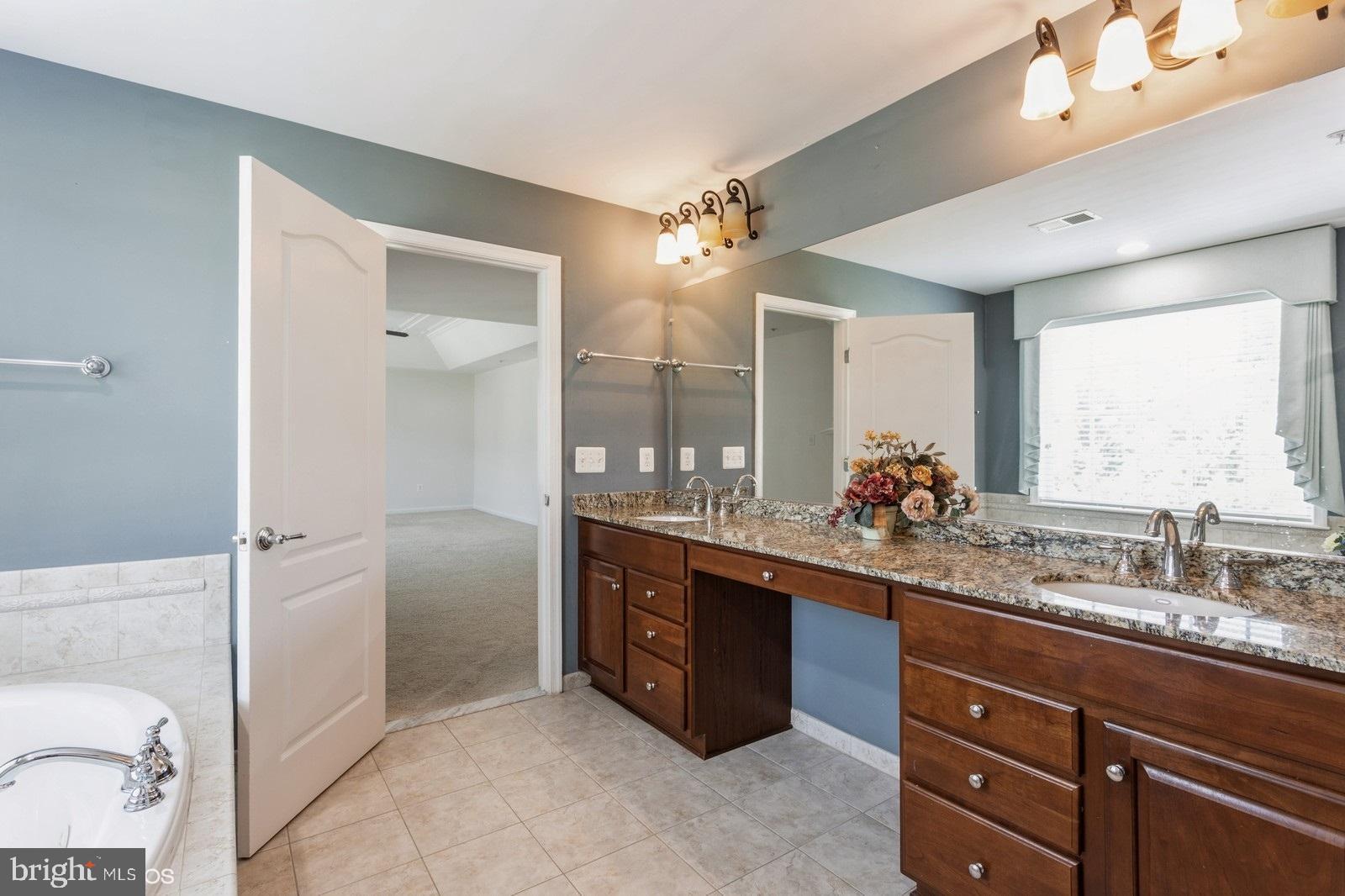 PALISADES AT OAK CREEK - Residential