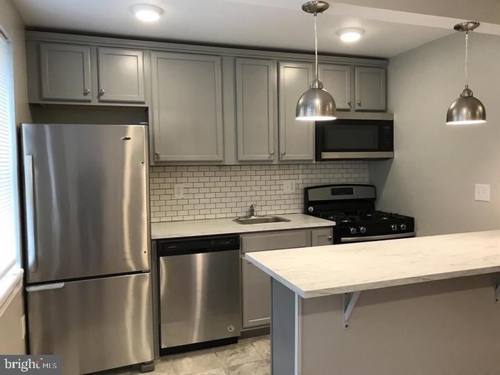 Available Immediately!!
Beautifully Renovated 2nd Floor Apartment. This 2 bedroom, 1 bathroom apartment features an open kitchen with stainless steel appliances, central a/c, and washer/dryer in unit!! In convenient Chinquipin neighborhood. Close to Belvedere Square, Towson, and more. Great shopping and events right in the neighborhood.
Professionally Managed.
Vouchers Welcome