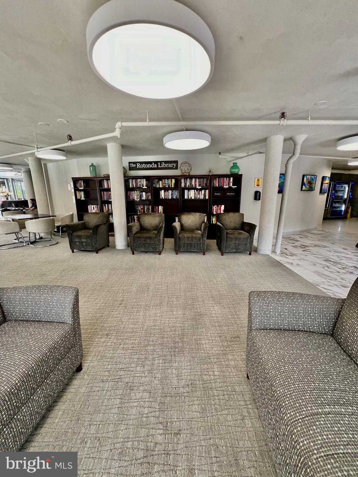 ROTONDA - Residential Lease