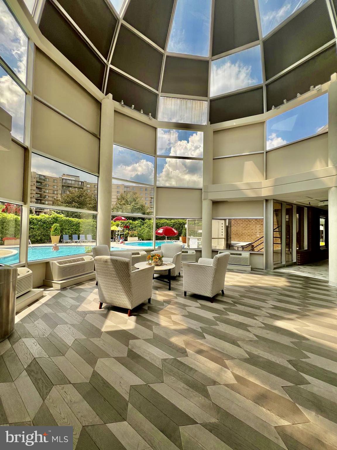 ROTONDA - Residential Lease