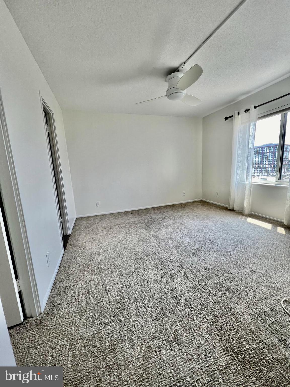 ROTONDA - Residential Lease