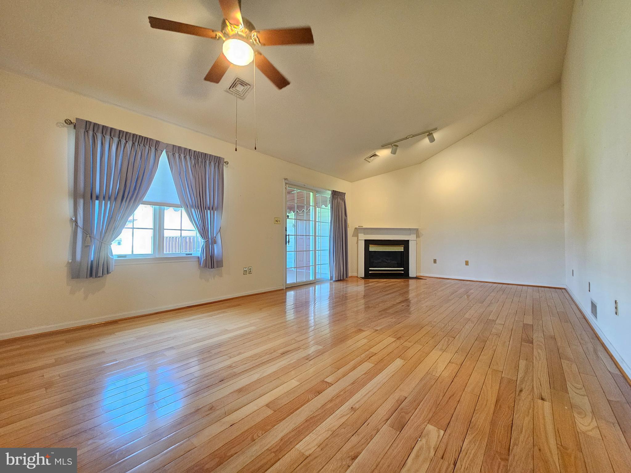 3257 GARFIELD AVENUE E