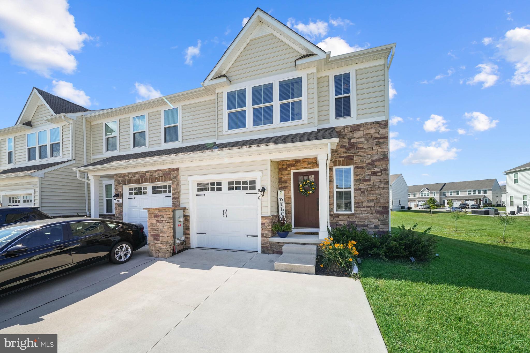 816 LLANELLI DRIVE