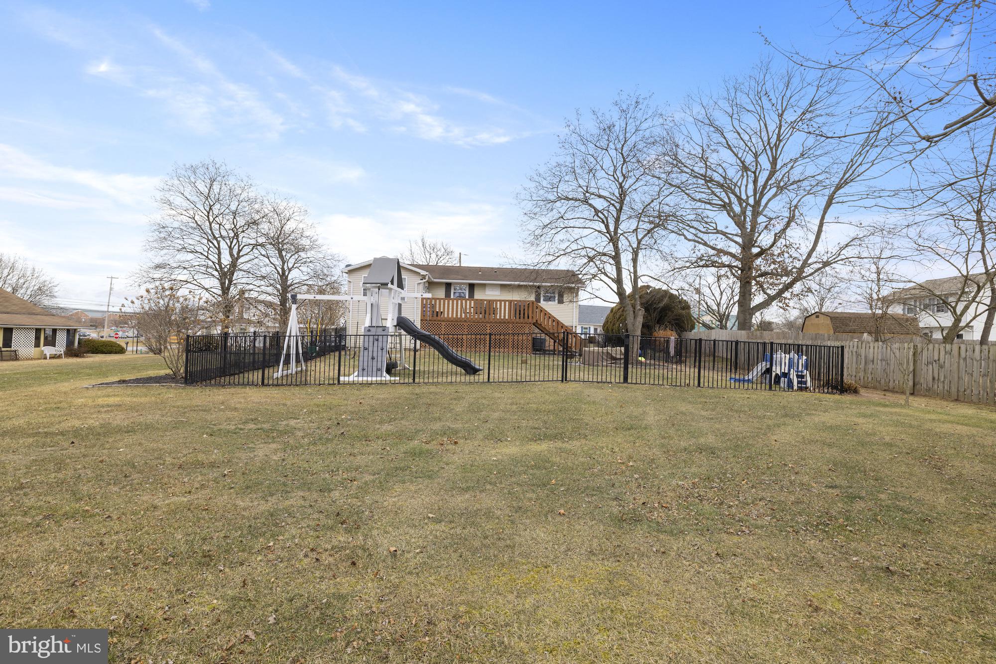 TWIN OAKS - Residential