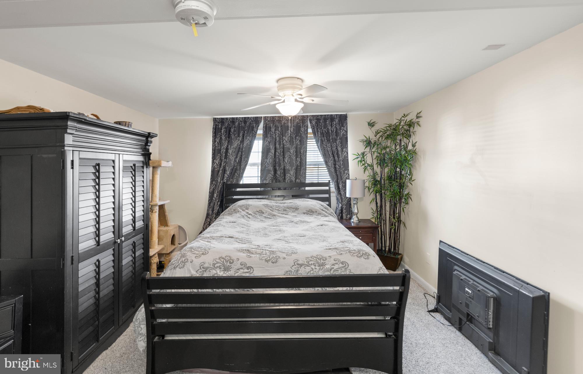 TWIN OAKS - Residential