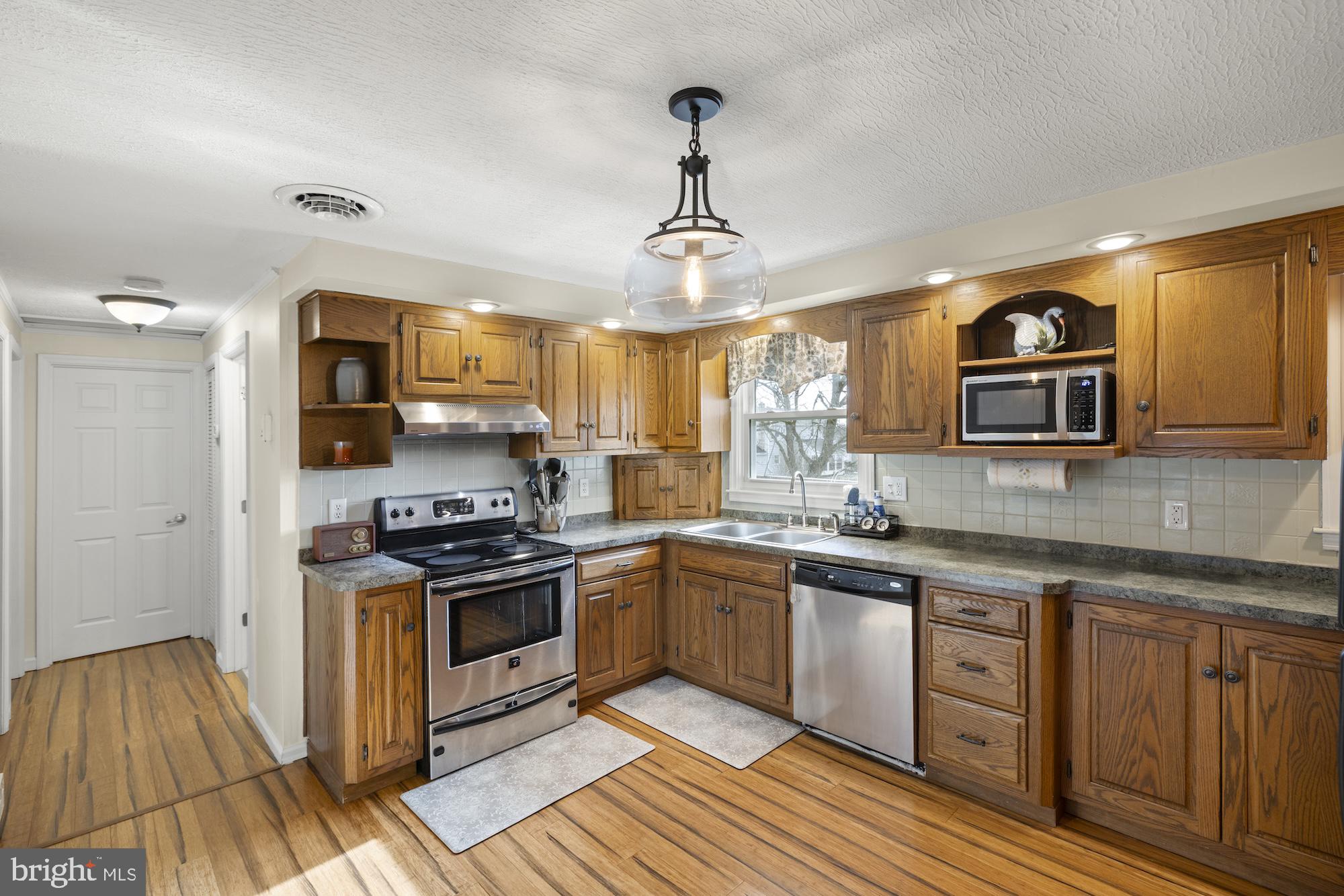 TWIN OAKS - Residential