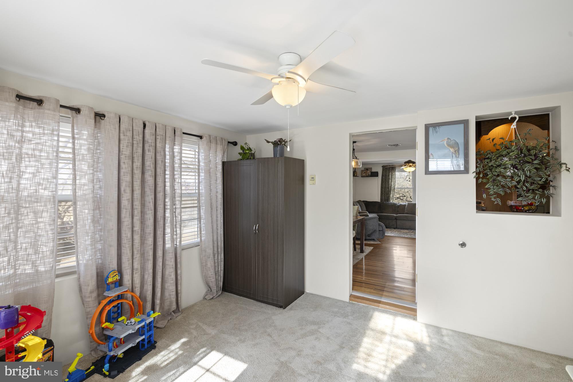 TWIN OAKS - Residential