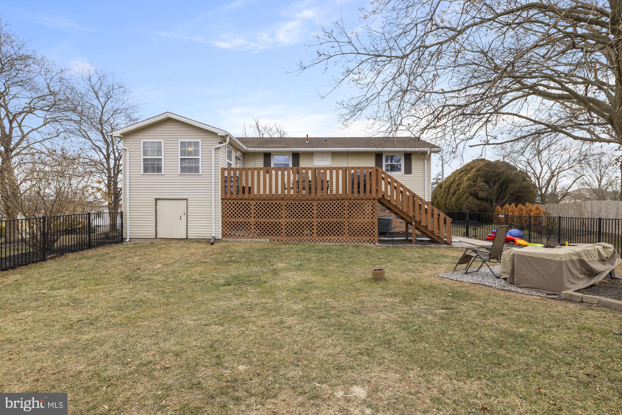 TWIN OAKS - Residential