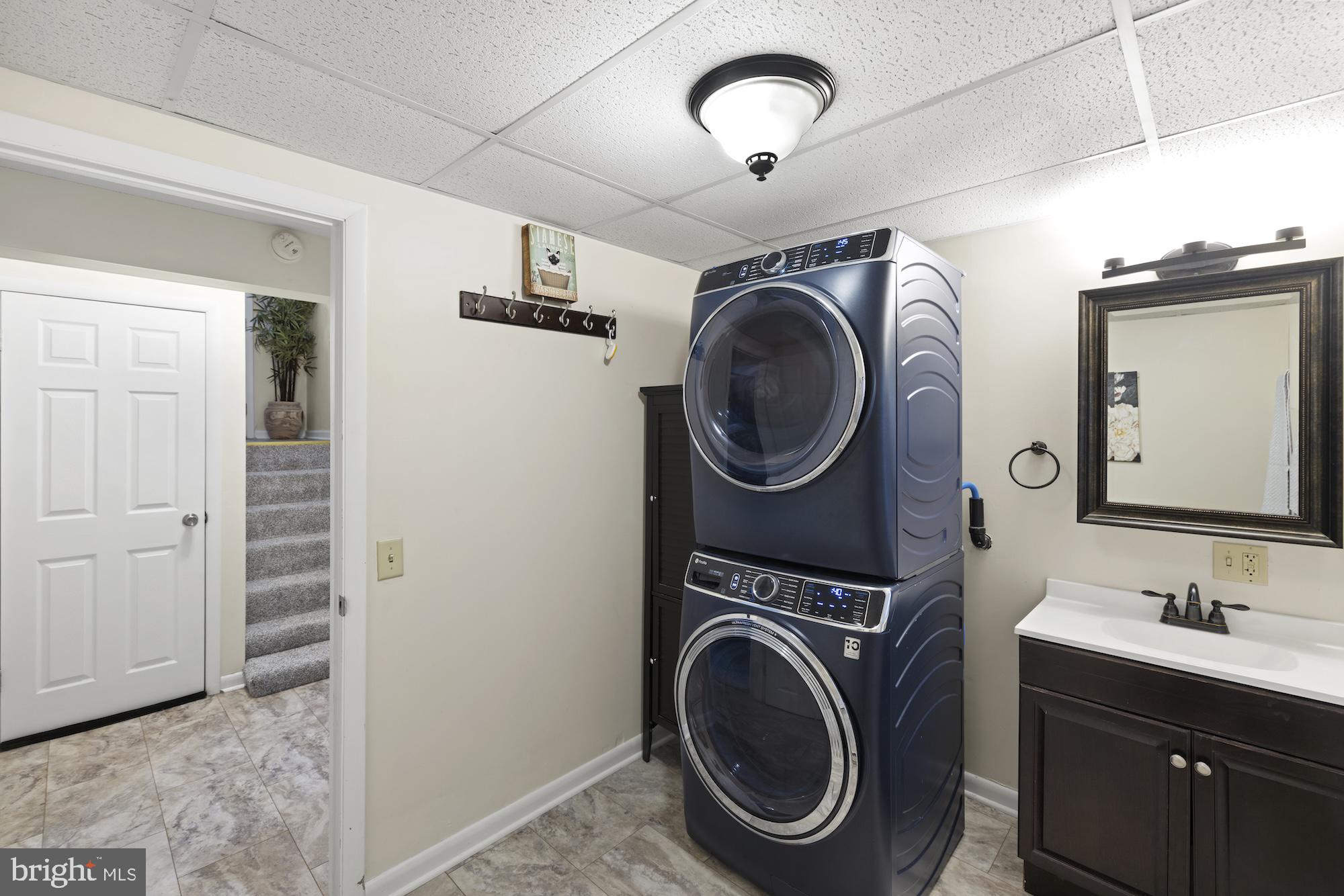 TWIN OAKS - Residential