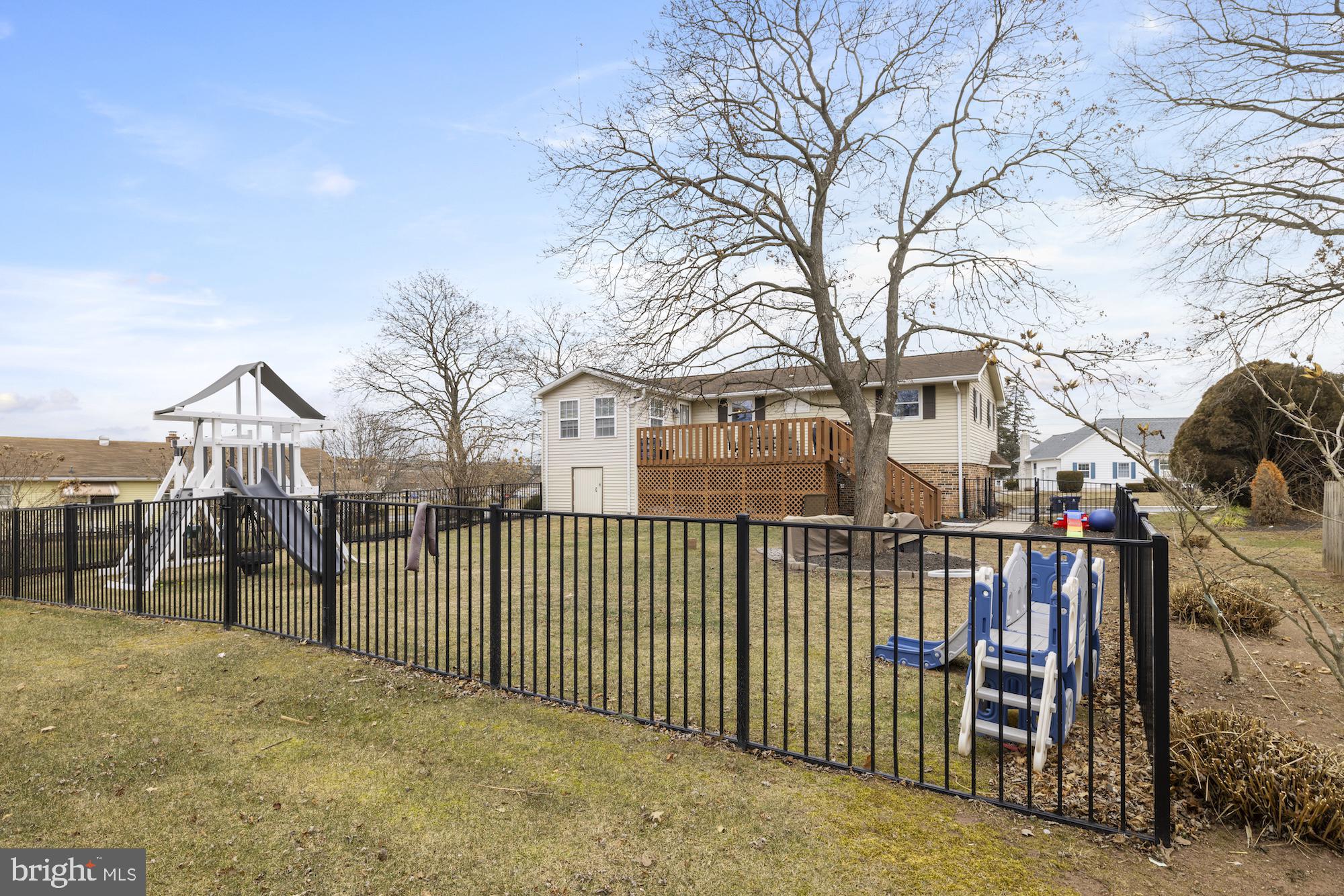 TWIN OAKS - Residential