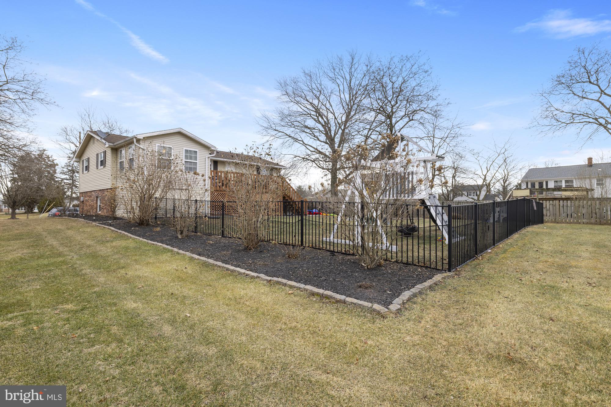 TWIN OAKS - Residential