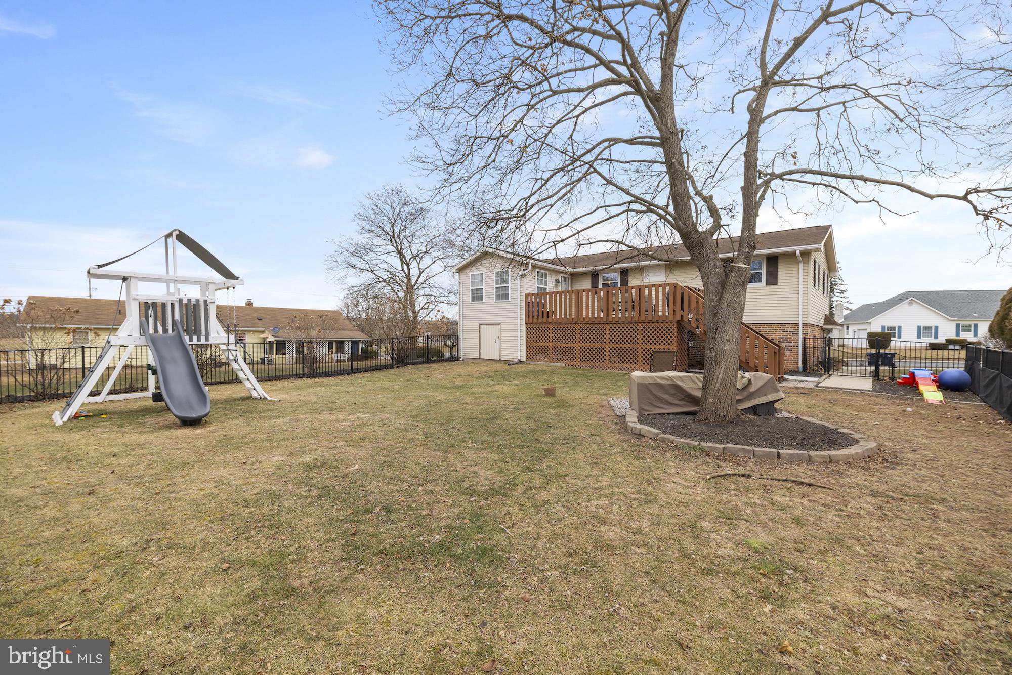 TWIN OAKS - Residential