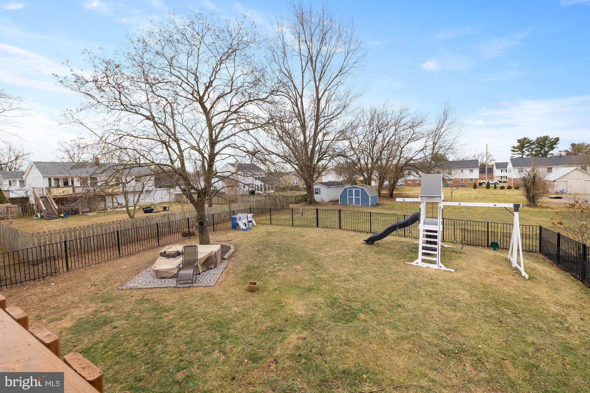 TWIN OAKS - Residential