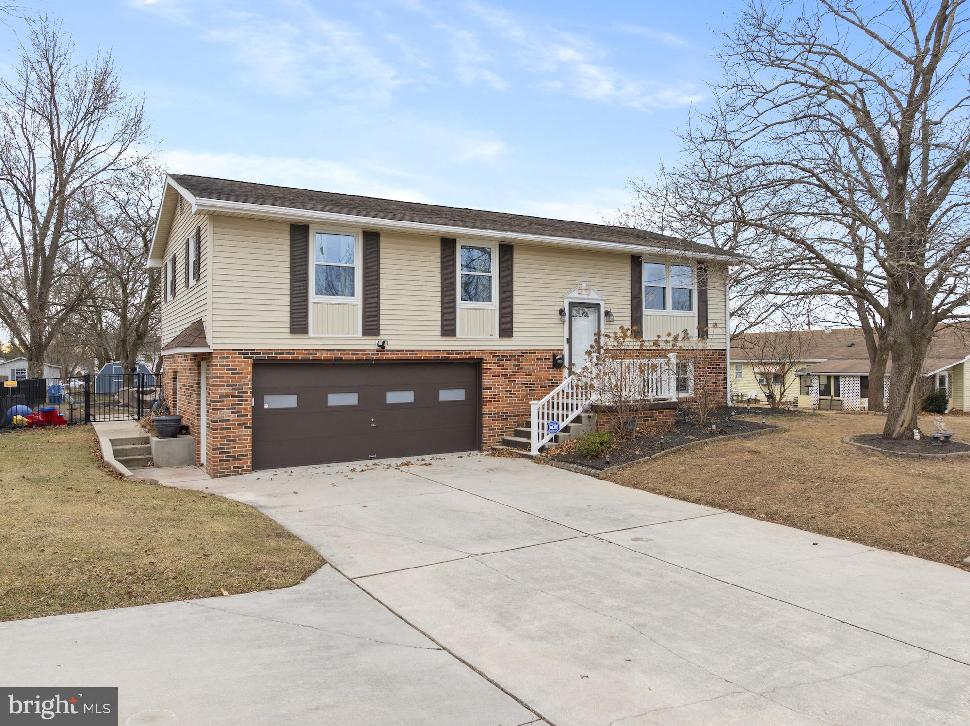 TWIN OAKS - Residential