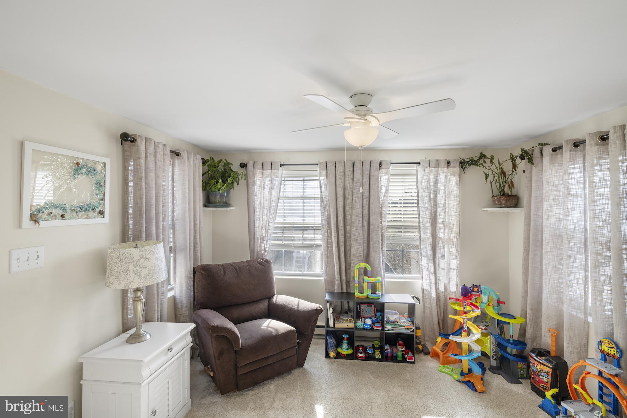 TWIN OAKS - Residential