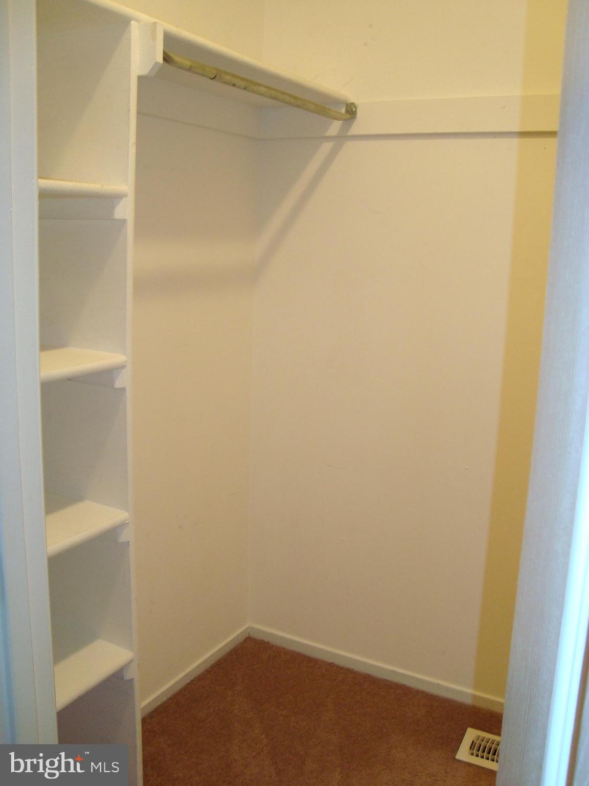 GUNNERS LAKE VILLAGE - Residential Lease