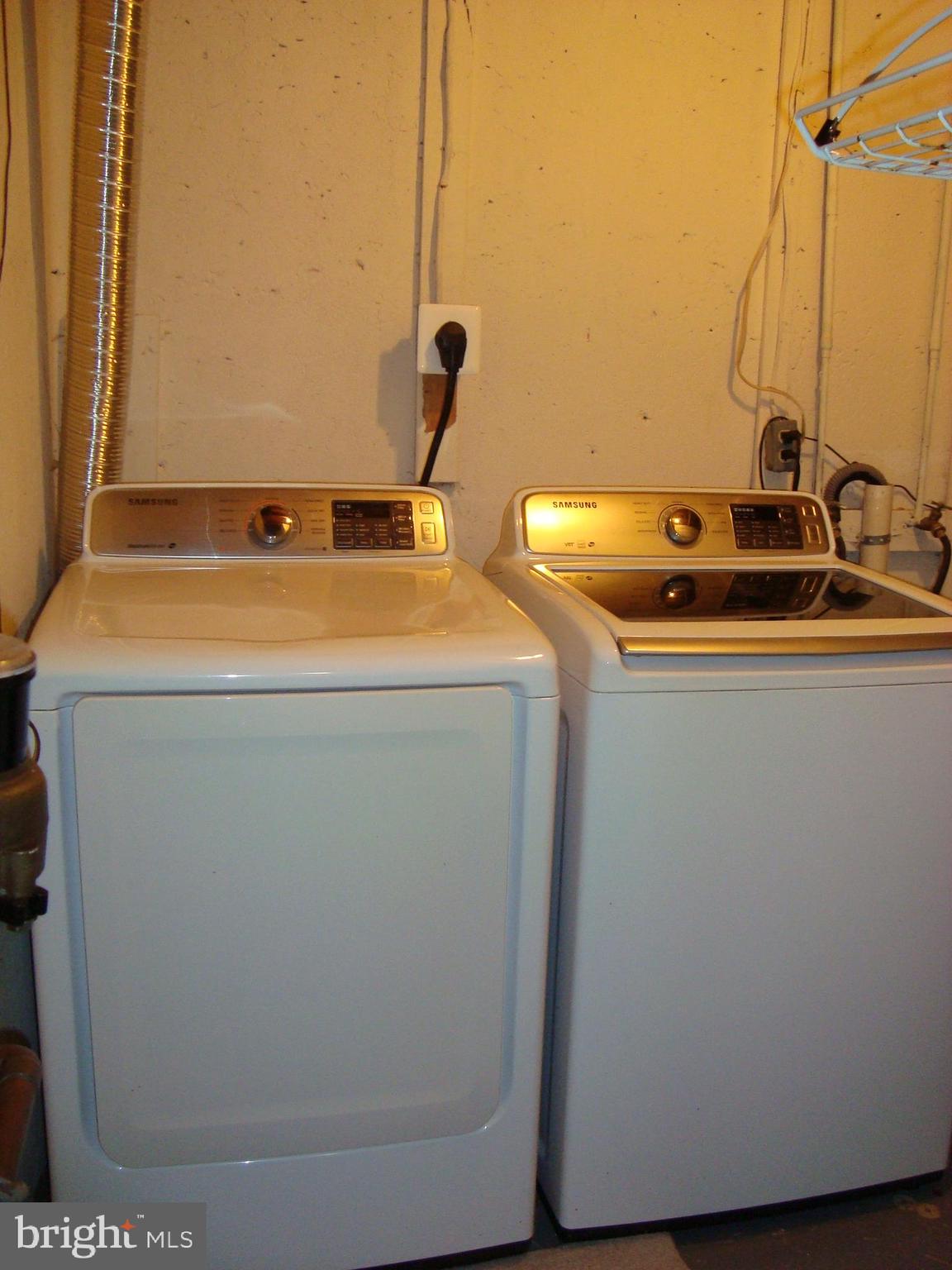 GUNNERS LAKE VILLAGE - Residential Lease