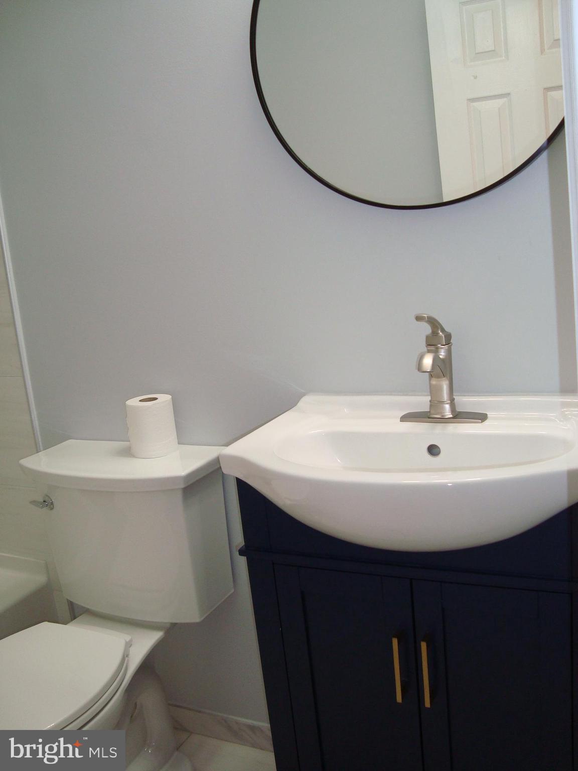 GUNNERS LAKE VILLAGE - Residential Lease