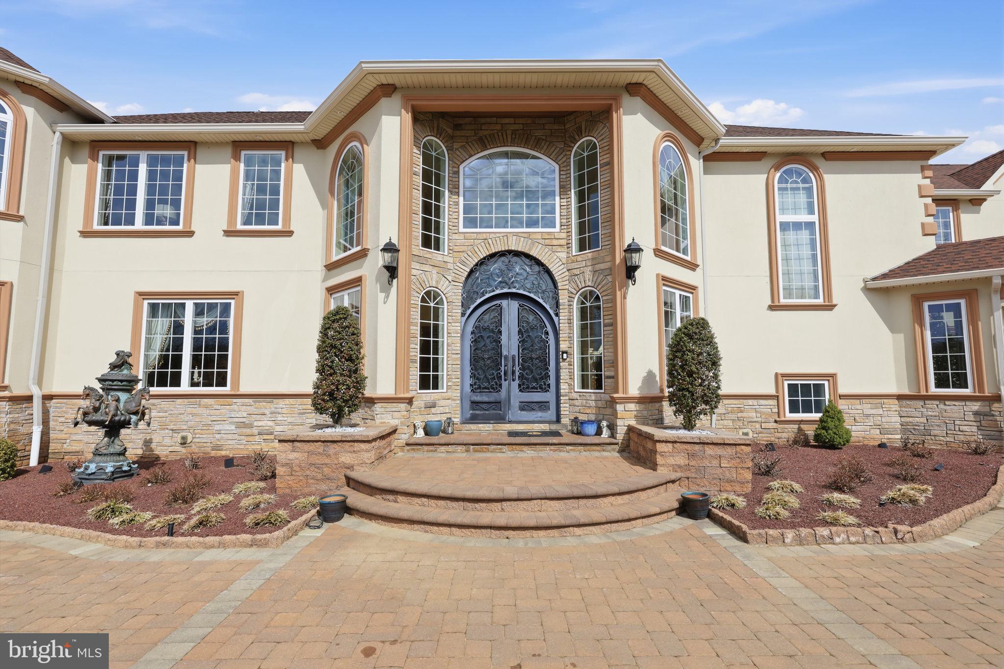 WASHINGTON CROSSING - Residential