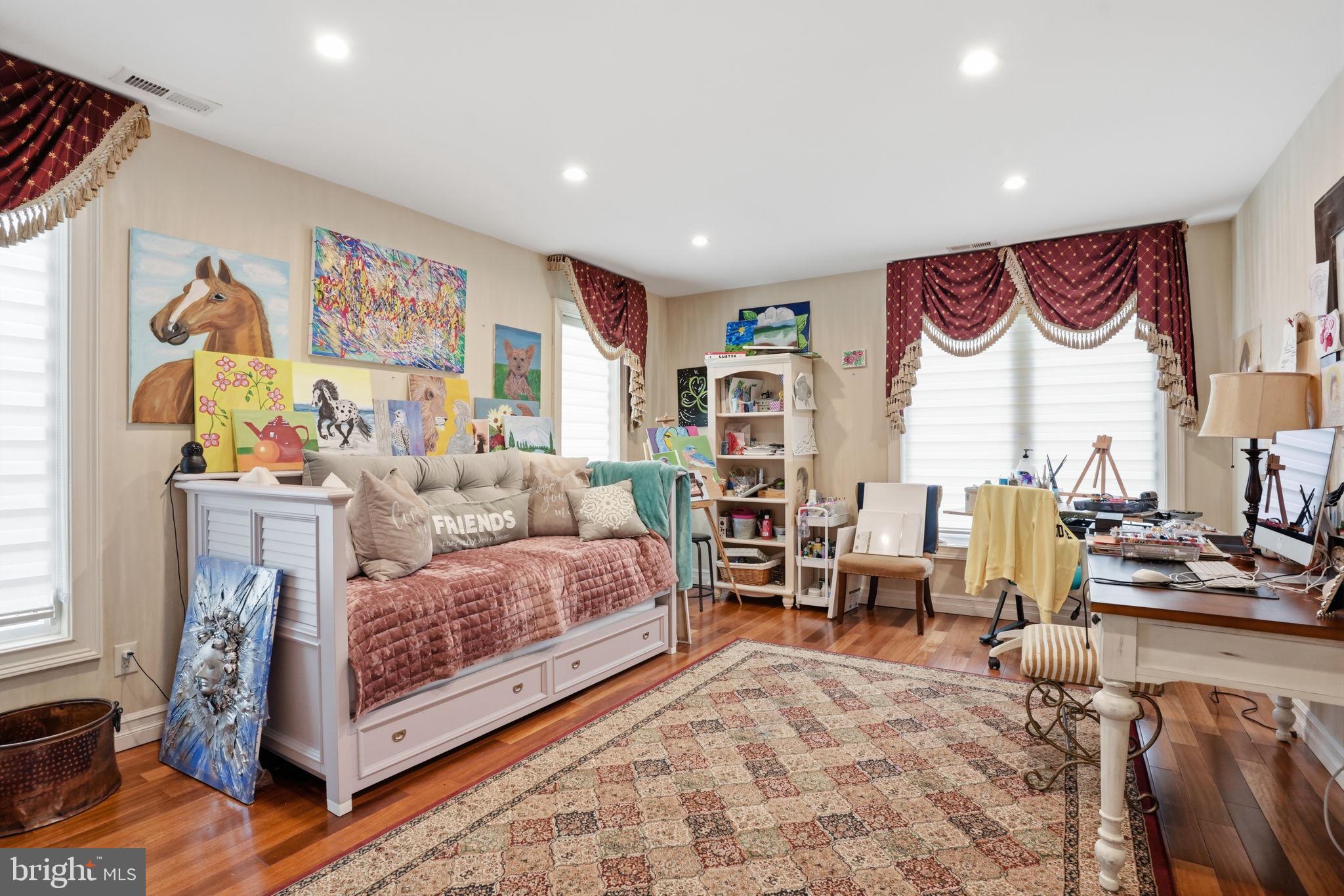 WASHINGTON CROSSING - Residential