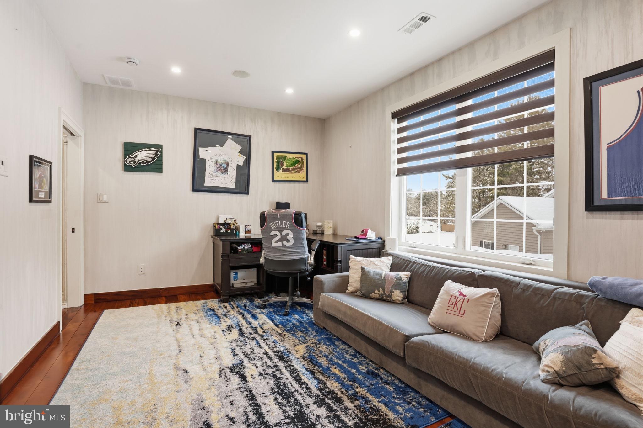 WASHINGTON CROSSING - Residential