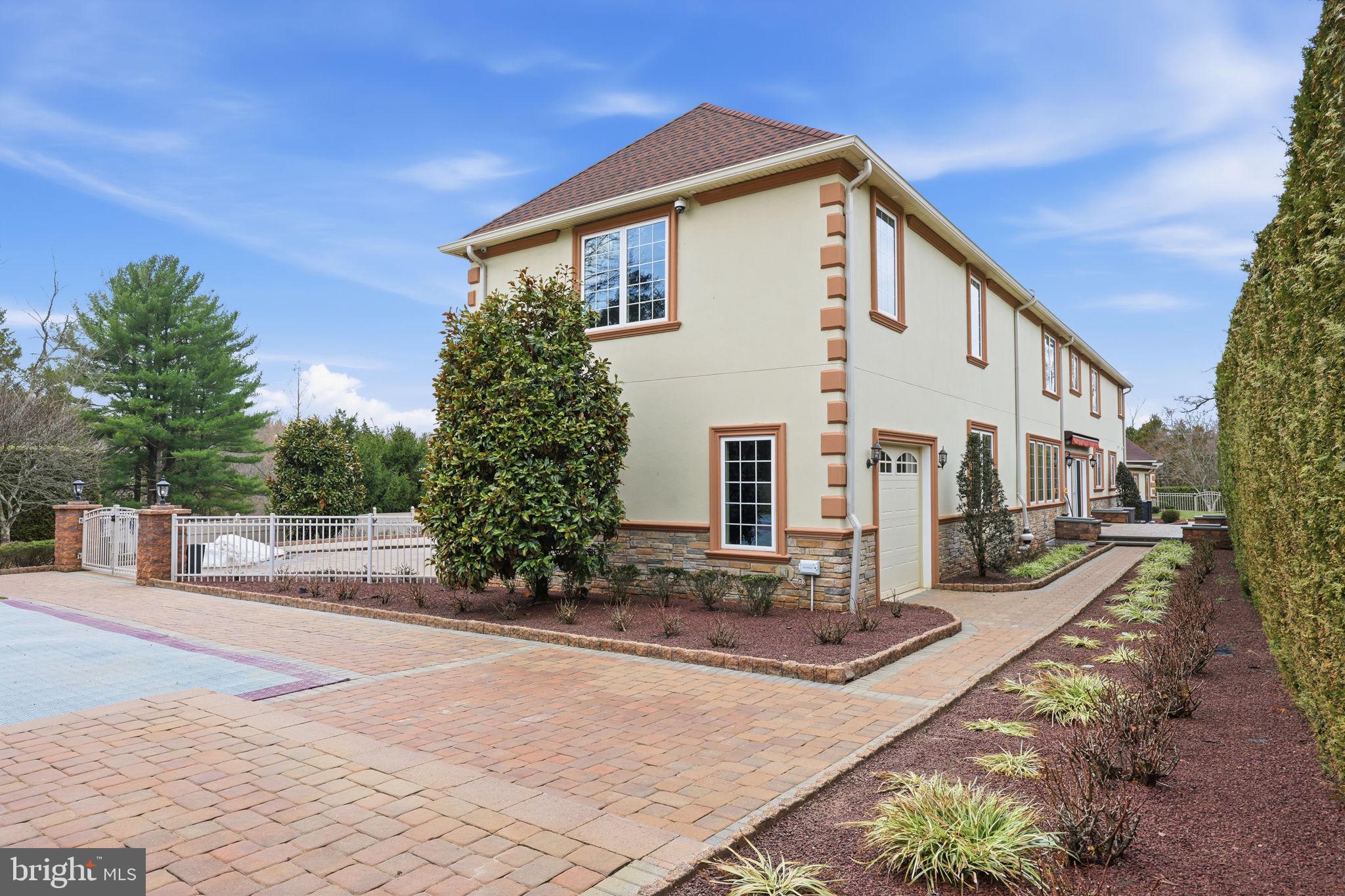 WASHINGTON CROSSING - Residential