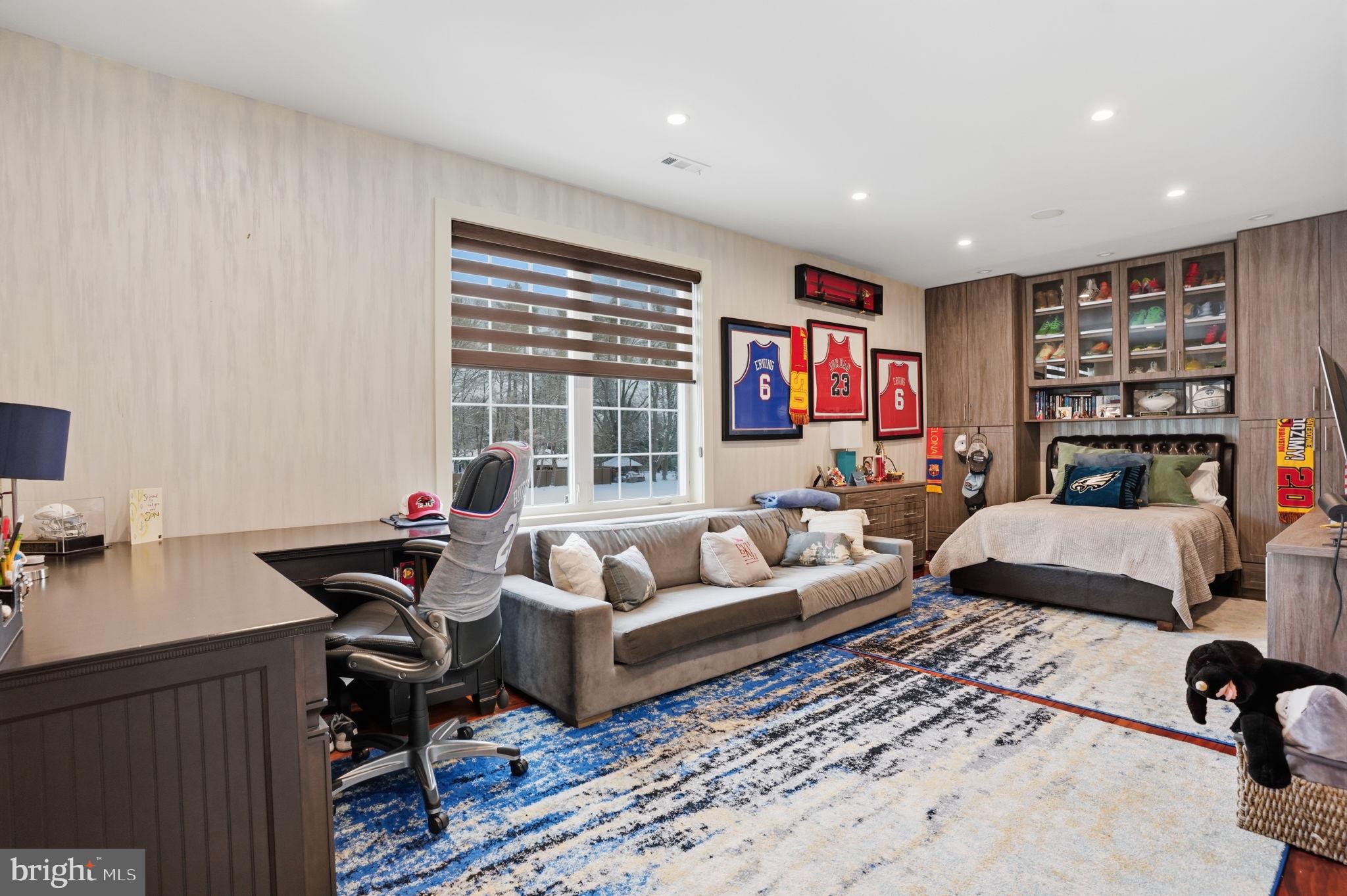 WASHINGTON CROSSING - Residential