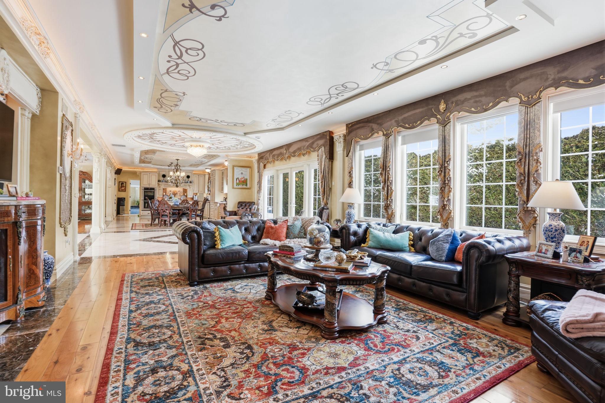 WASHINGTON CROSSING - Residential