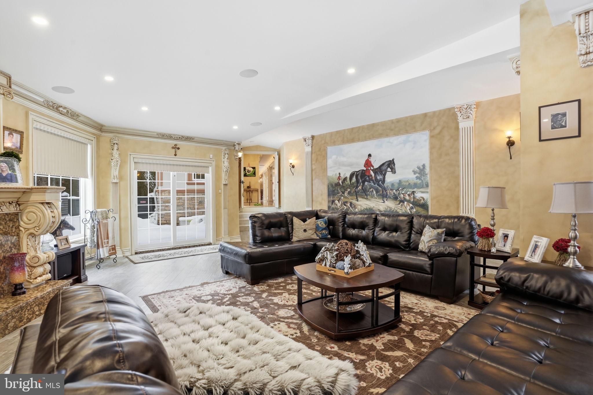 WASHINGTON CROSSING - Residential