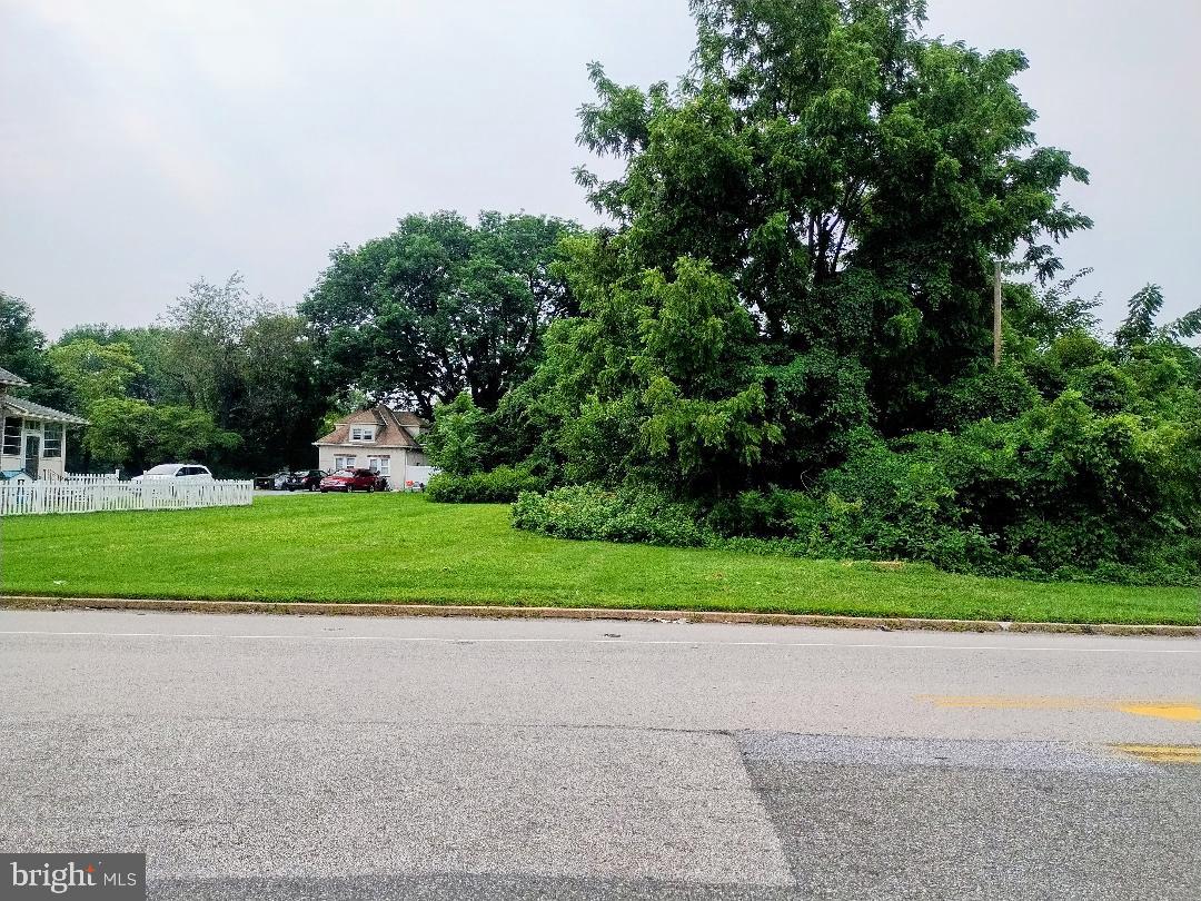 100 W BROOKHAVEN ROAD