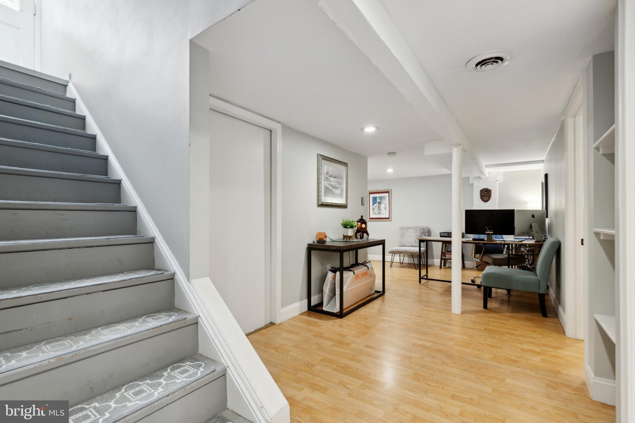 DONNA LEE GARDENS - Residential