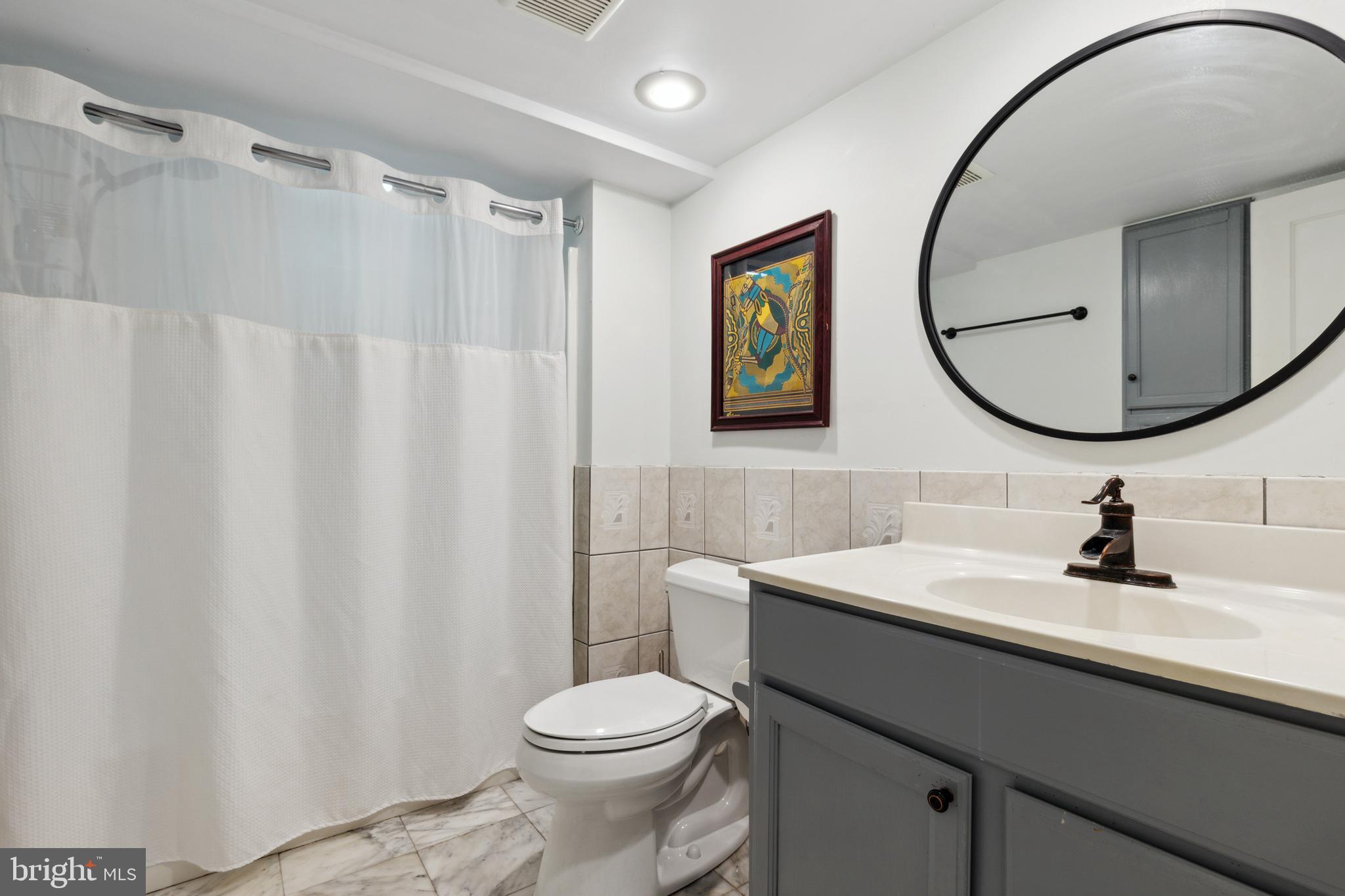 DONNA LEE GARDENS - Residential