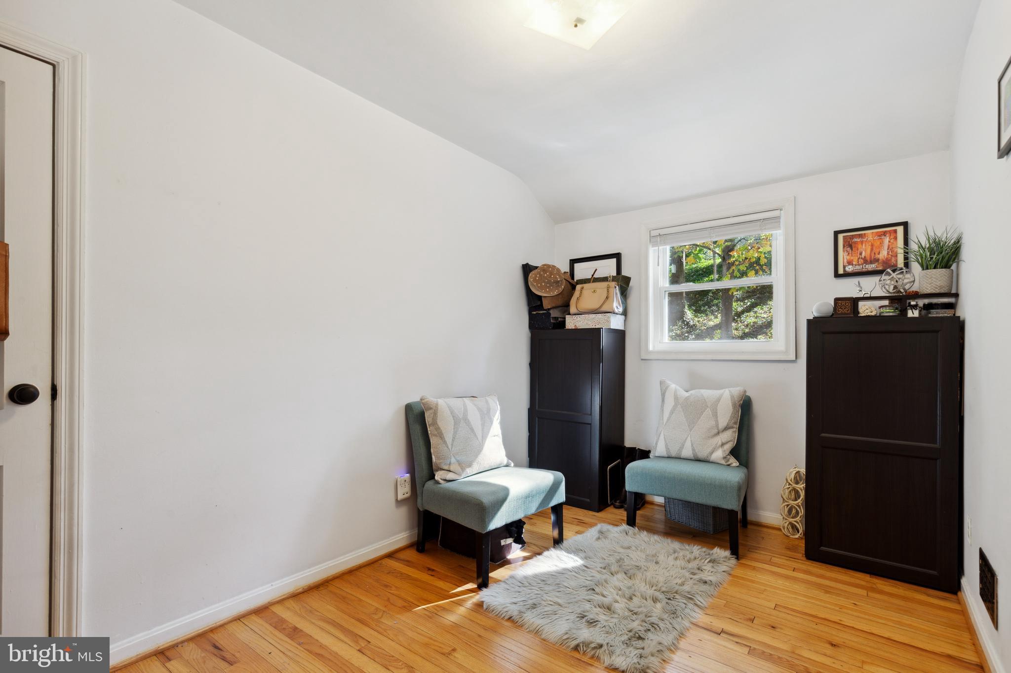 DONNA LEE GARDENS - Residential