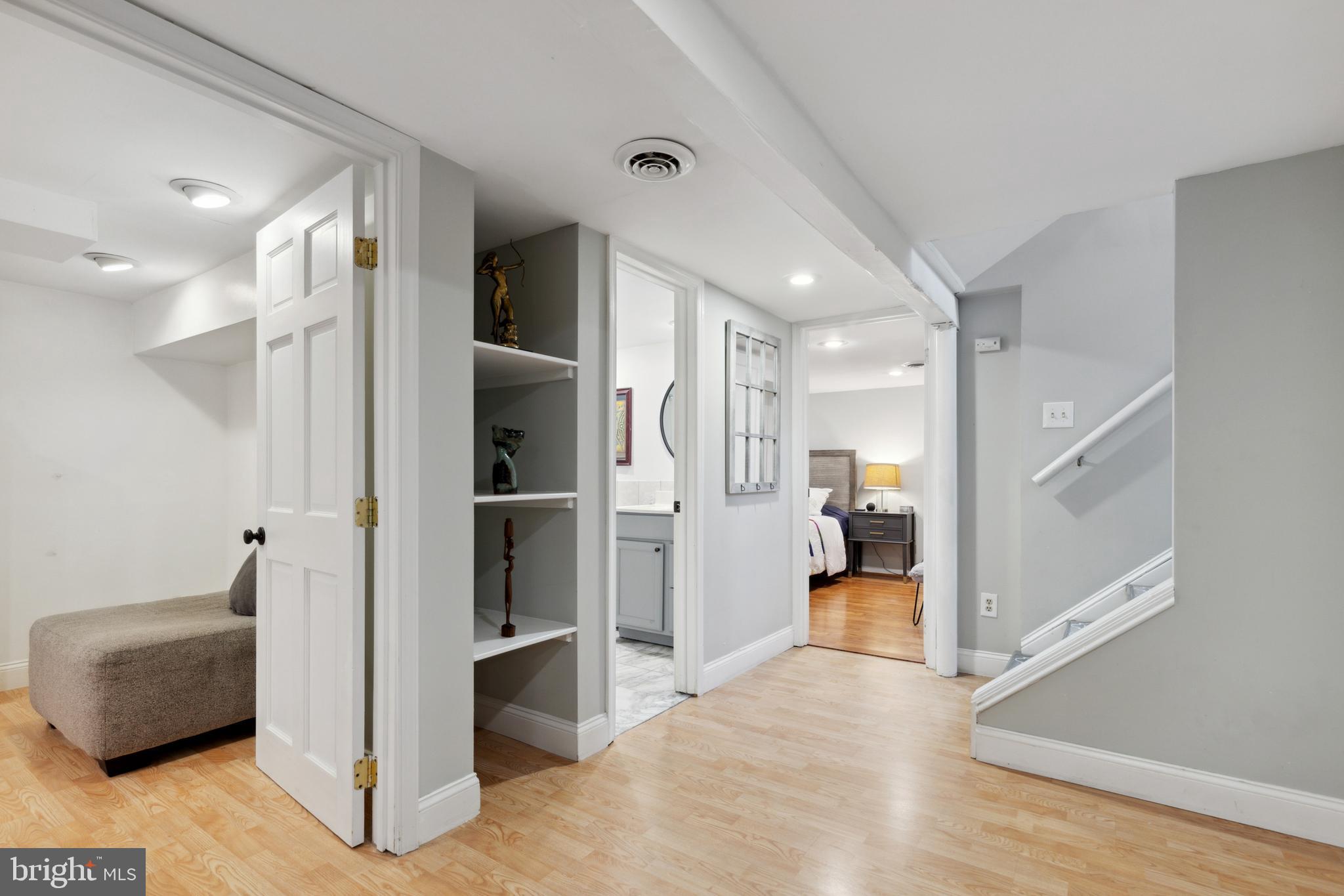 DONNA LEE GARDENS - Residential